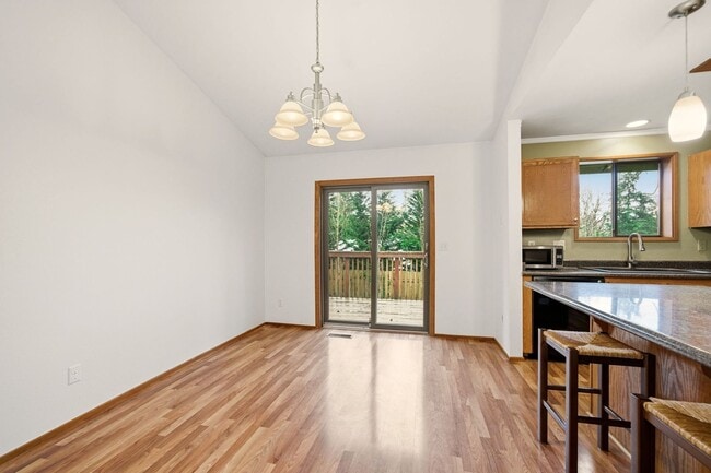 Building Photo - 21979 SW Mandan Dr