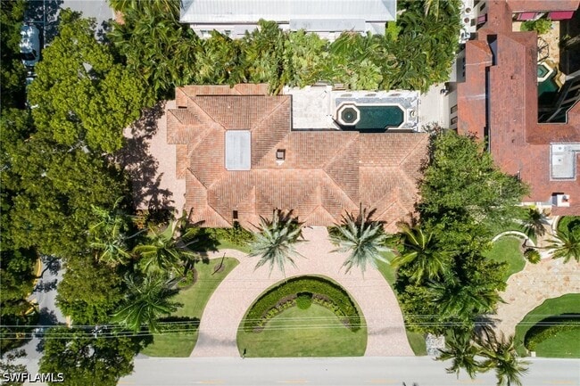 Building Photo - 3280 Gordon Dr