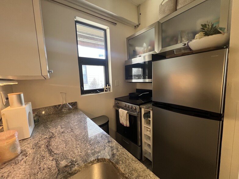 Building Photo - 12 Stoneholm St