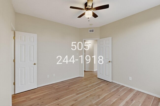 Building Photo - 1121 Meadowlark Way SE
