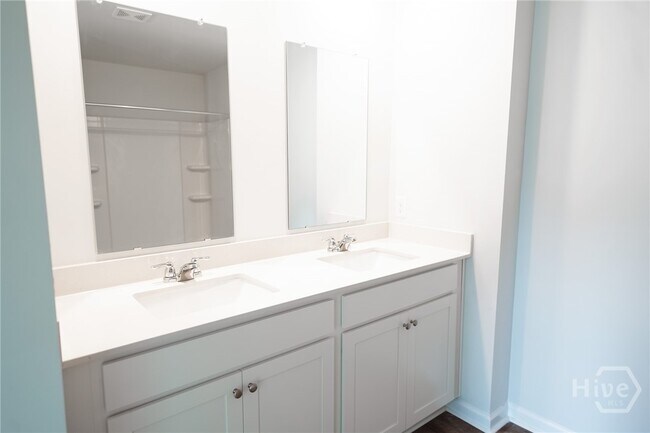 Building Photo - 102 Red Admiral Ln