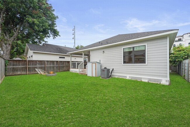 Building Photo - 2708 Kennedy St