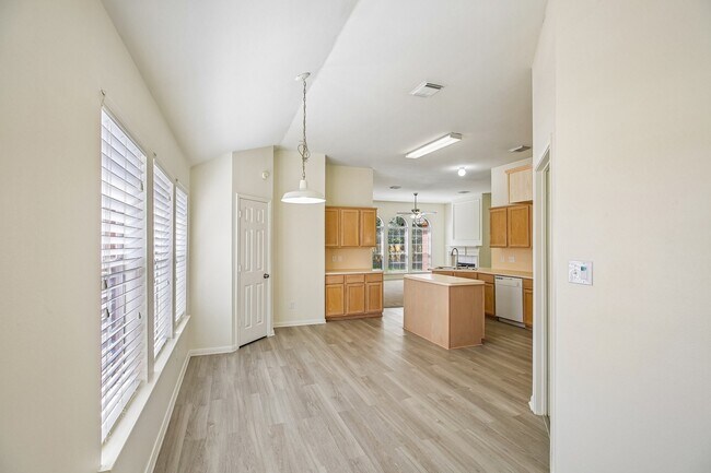 Building Photo - 16911 Bouldgreen