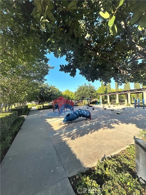 Building Photo - 56 Twin Gables