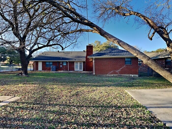 Building Photo - 5753 Wimbleton Way