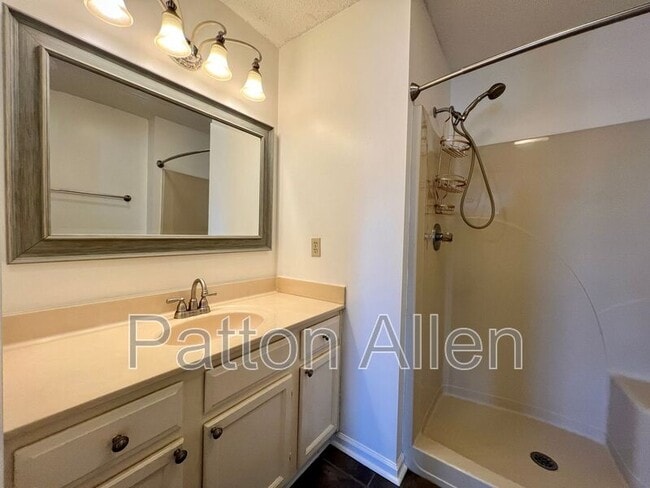 Building Photo - 4606 Breakers Ln