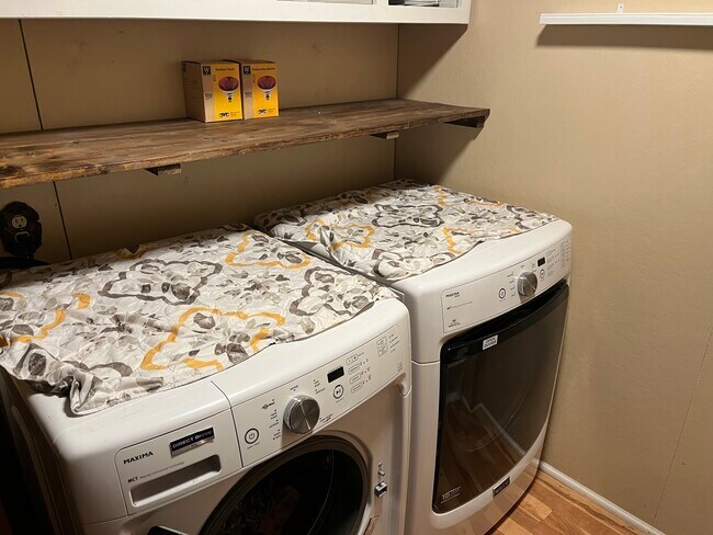 Building Photo - 425 Chapin Ln