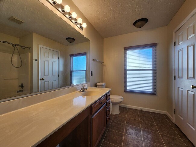 Building Photo - Beautiful 2-Story Home in Northmont School District