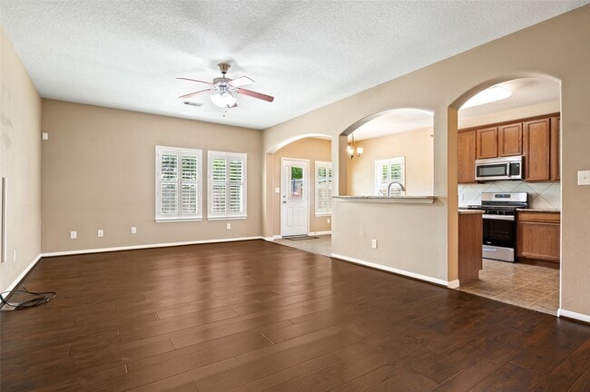 Building Photo - 8618 E Highlands Crossing