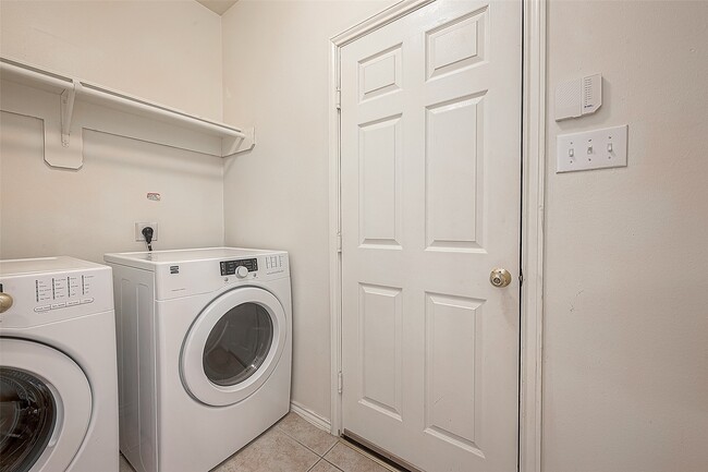 Building Photo - 21411 Willow Glade Dr