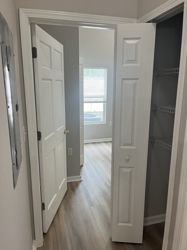 Building Photo - 5101 Playpen Dr