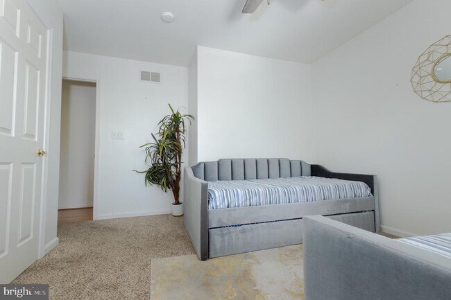 Building Photo - 103 Mummert Cir