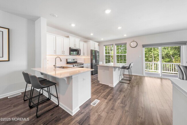 Building Photo - 64 Wembley Wy