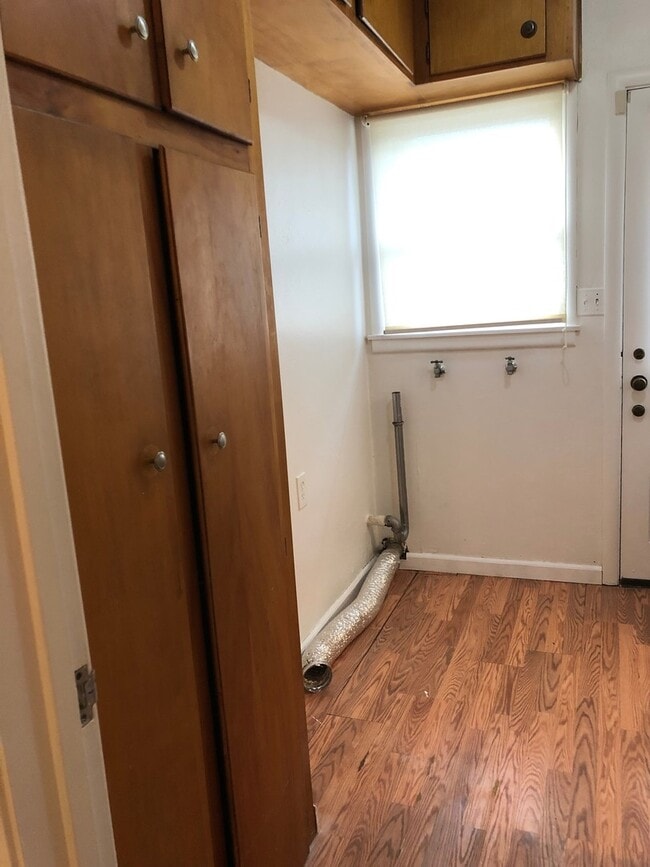 Building Photo - Tahoe Park Cutie! - JUST REDUCED