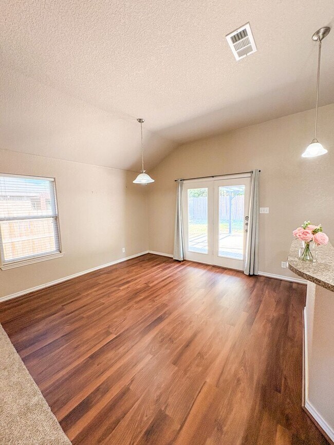 Building Photo - 2907 Montague County Dr