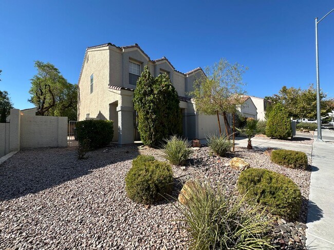 Building Photo - PECCOLE RANCH