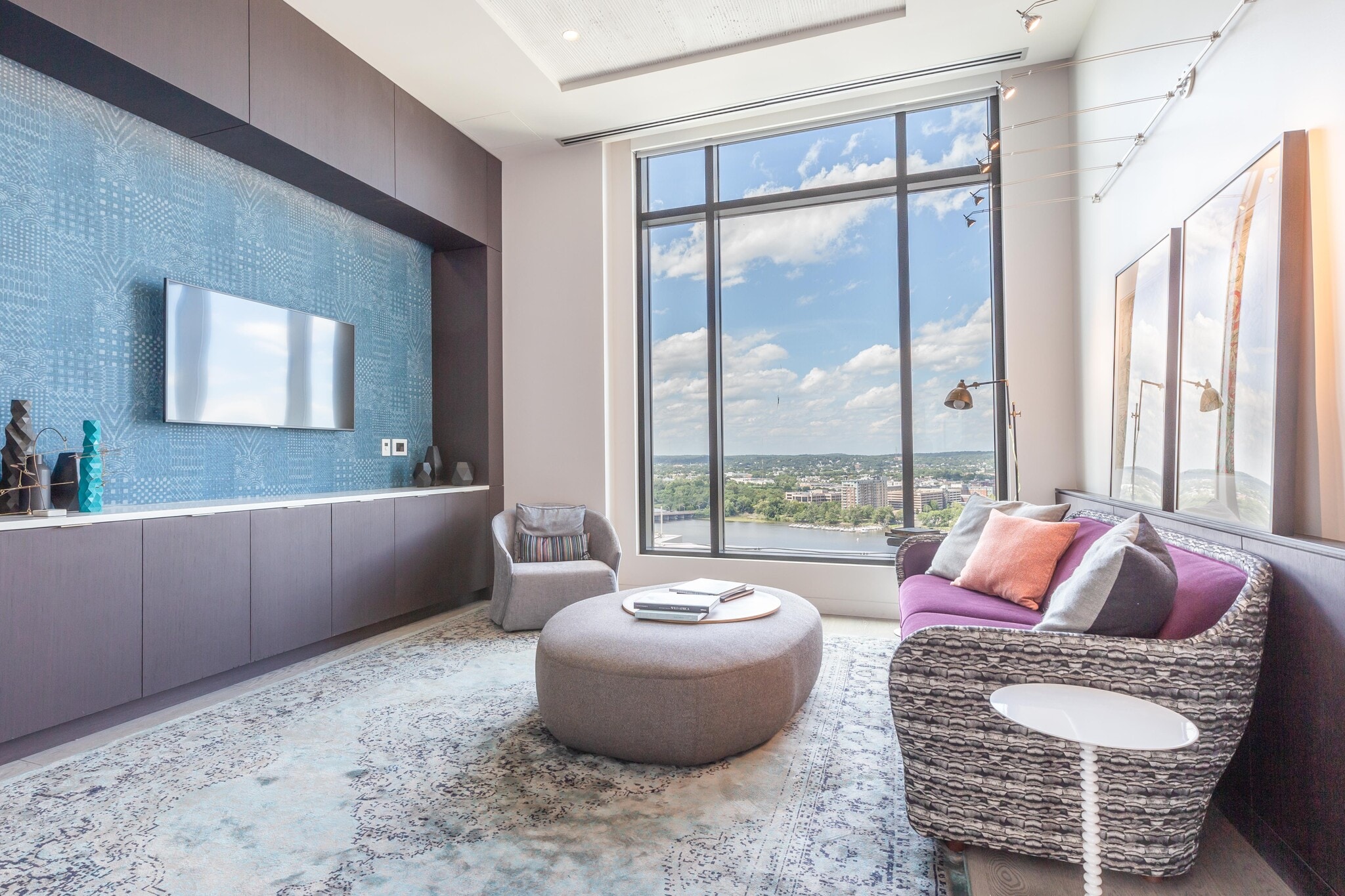 Building Photo - 480 Foley St