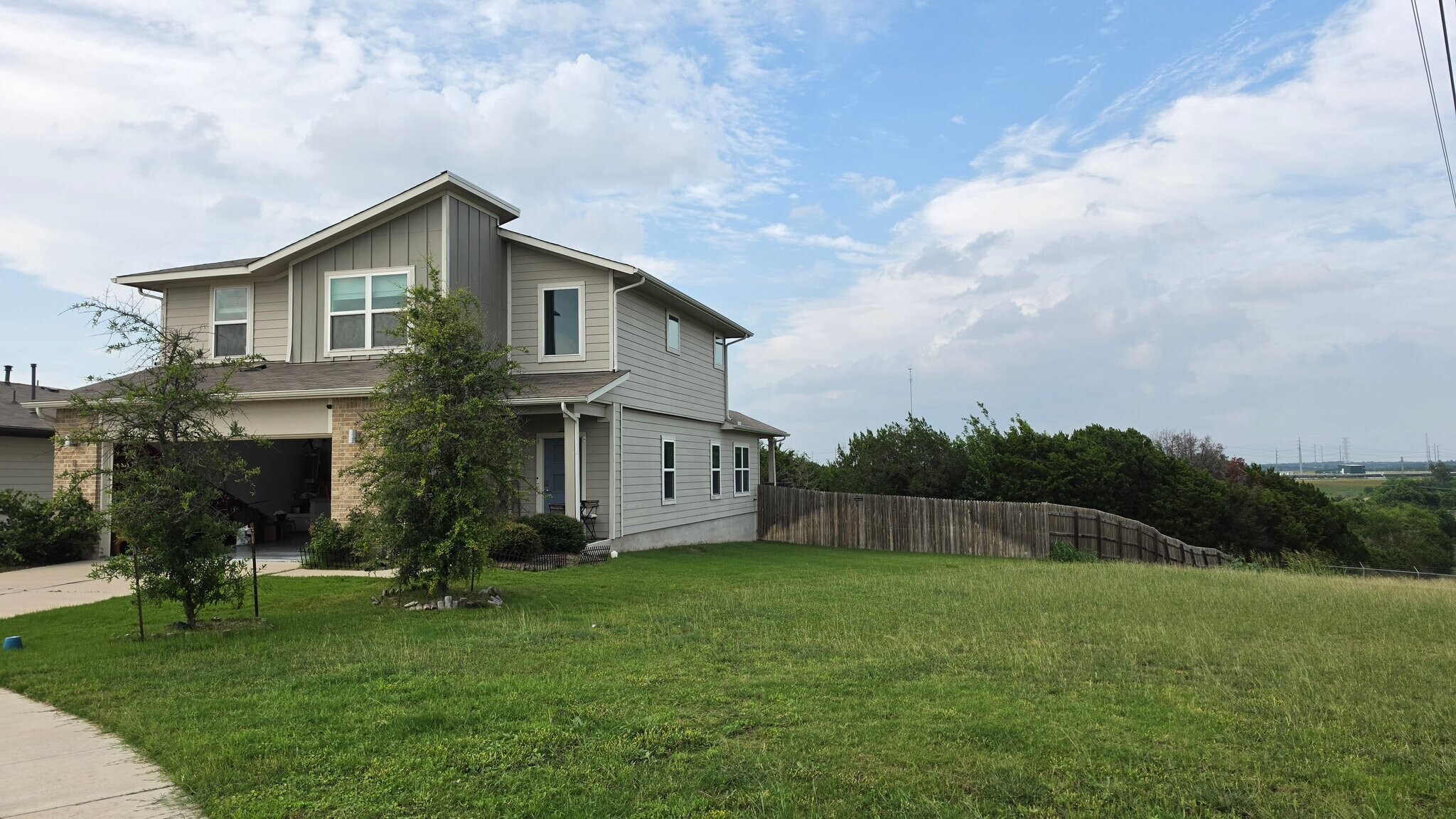 Building Photo - 8340 Mimi Ln