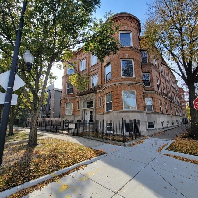 Primary Photo - 4600 S Indiana Ave