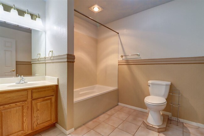 Building Photo - Beautiful home in the Mountain Club!