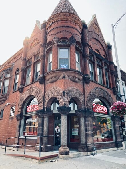Primary Photo - 129 E 3rd St