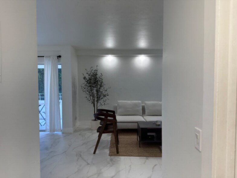 Building Photo - 5838 SW 74th Terrace