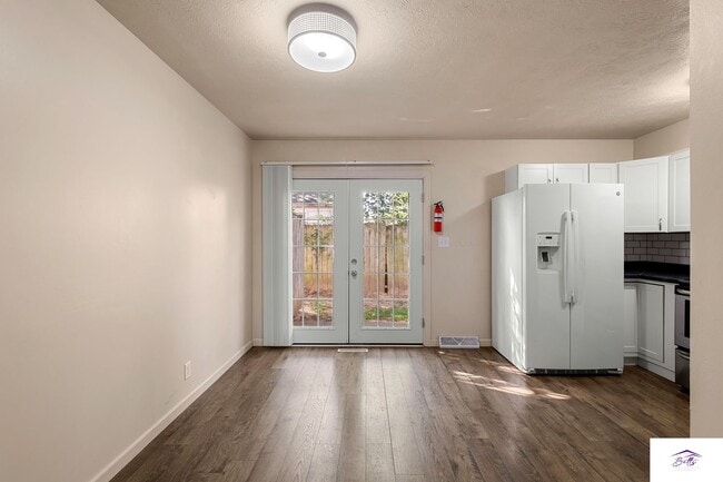 Building Photo - WELCOME HOME!