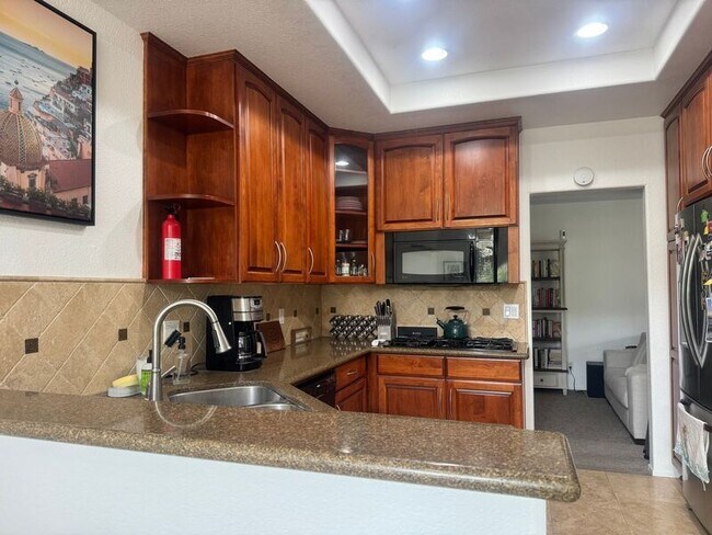 Building Photo - 3416 Cameo Dr