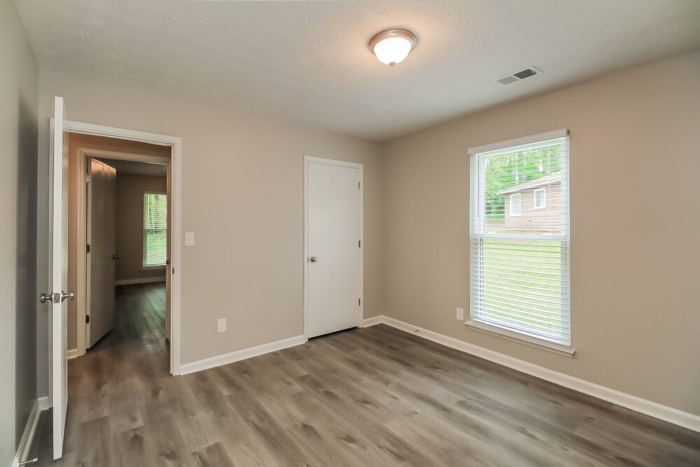Building Photo - 528 Blue Cedar Ct