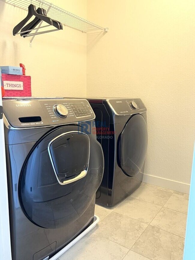 Building Photo - 2056 Sicily Cir