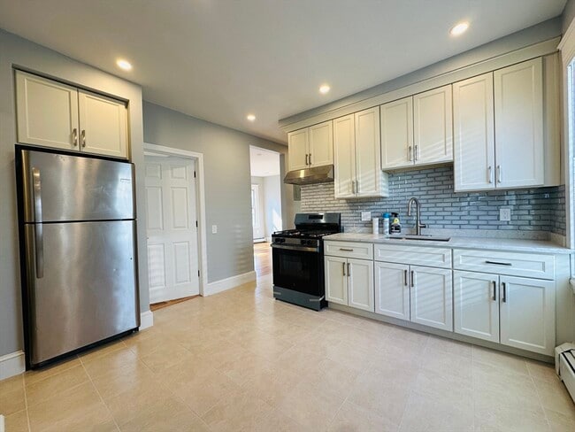 Building Photo - 28 Melbourne St