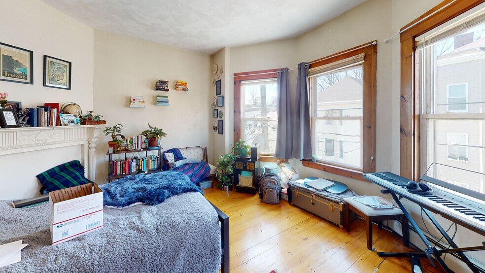 Building Photo - 40 Mozart St