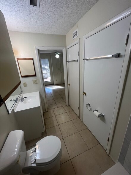 Building Photo - 8635 Mallard Reserve Dr