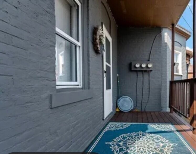 Building Photo - 915 Corbet St