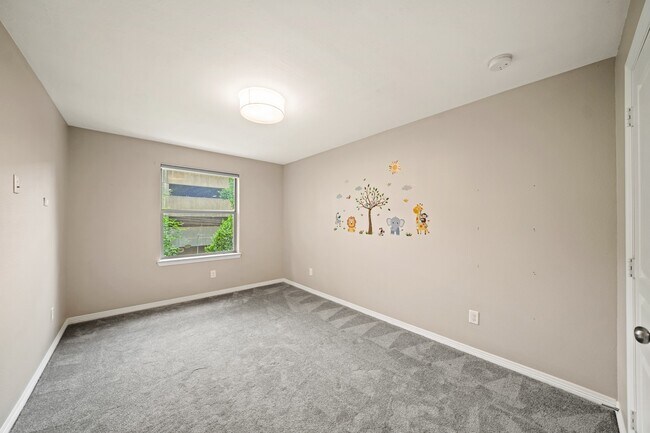 Building Photo - 1121 Beall Landing Ct
