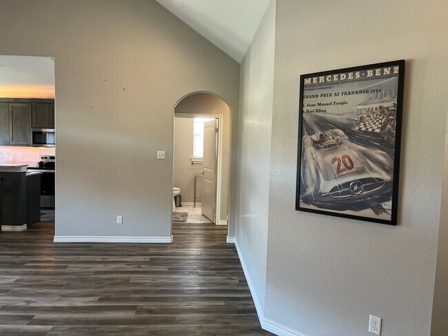 Building Photo - 223 Port Dr