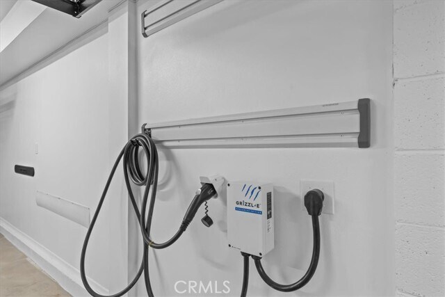 Building Photo - 1107 Loma Dr