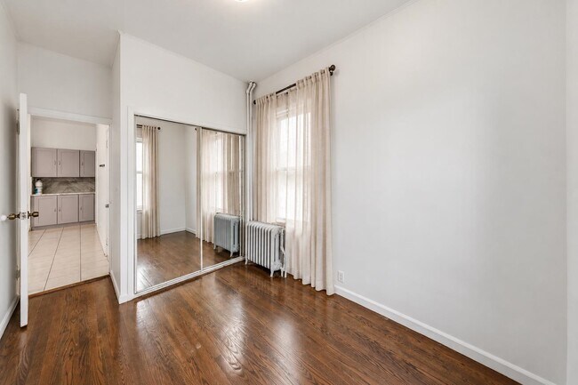 Building Photo - 1307 10th St