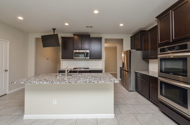 Building Photo - 4015 Prairie Landing Ln