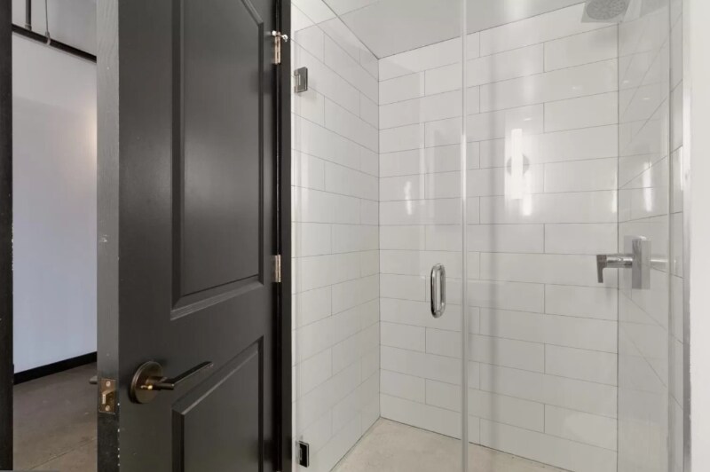 Building Photo - 1701 Tulip St