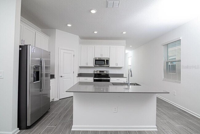 Building Photo - 16591 Parable Wy