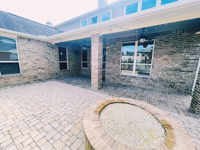 Building Photo - 24518 Ali Creek Ct