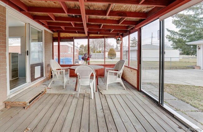 Building Photo - 32536 Warner Dr