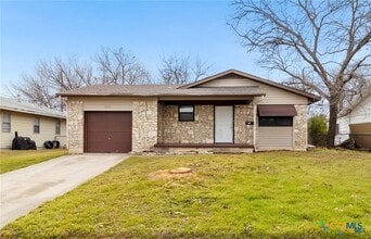 Building Photo - 1006 San Antonio St