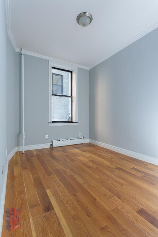 Building Photo - 213 E 26th St
