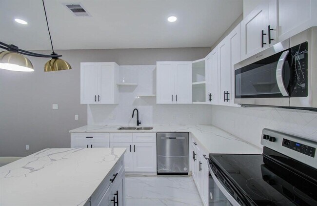 Building Photo - 12274 Wild Pine Dr