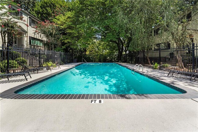 Building Photo - 870 Glendale Terrace NE