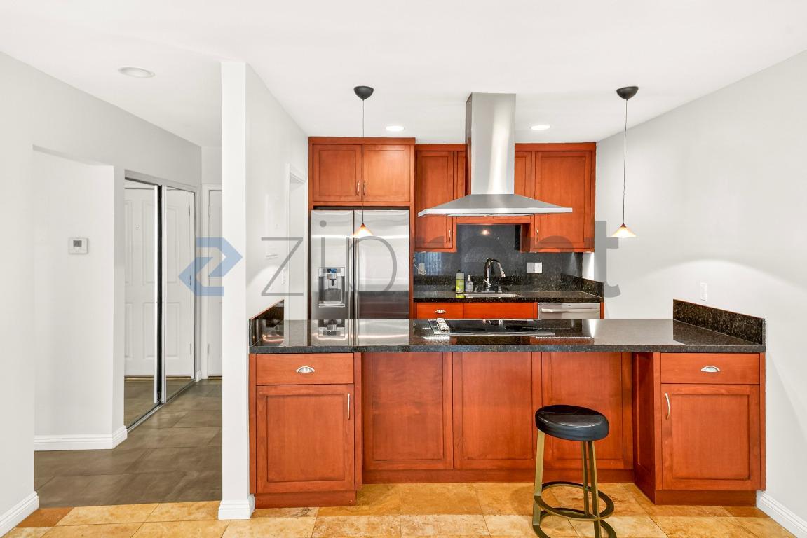 Building Photo - 14335 Huston St