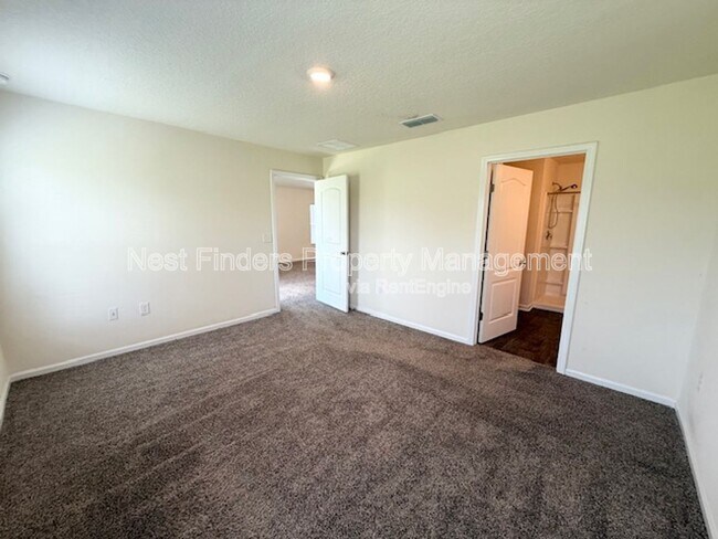 Building Photo - 8118 Meadow Walk Ln