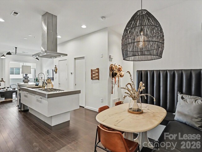 Building Photo - 341 Viburnum Way Ct